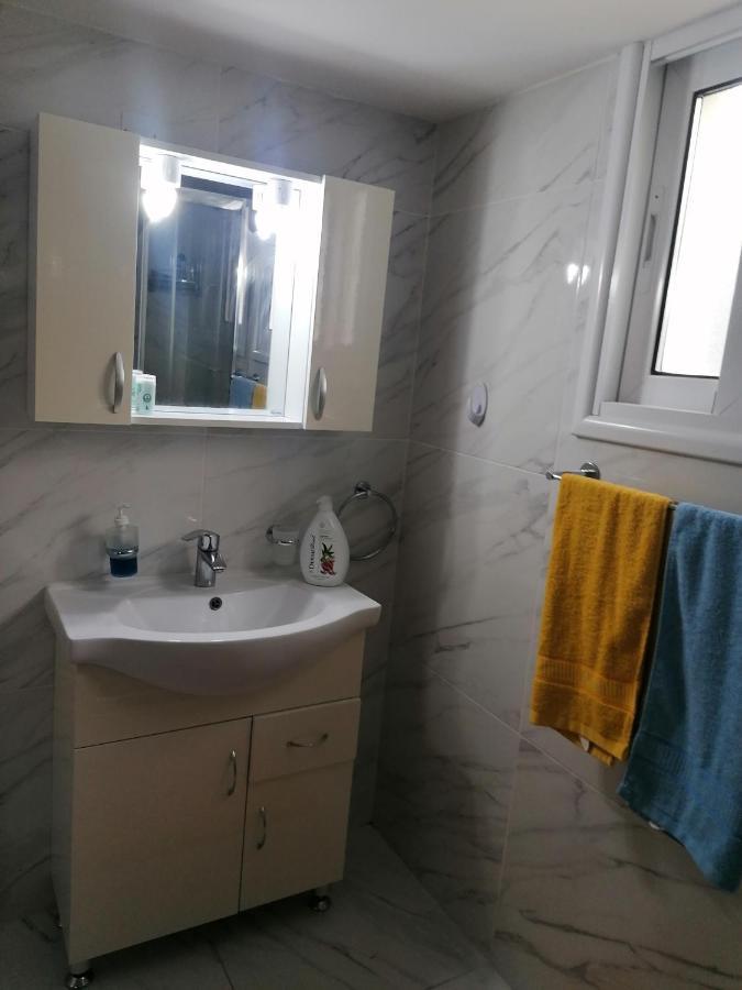 Elenas 1 Bedroom Apartment In Limassol Center Kültér fotó