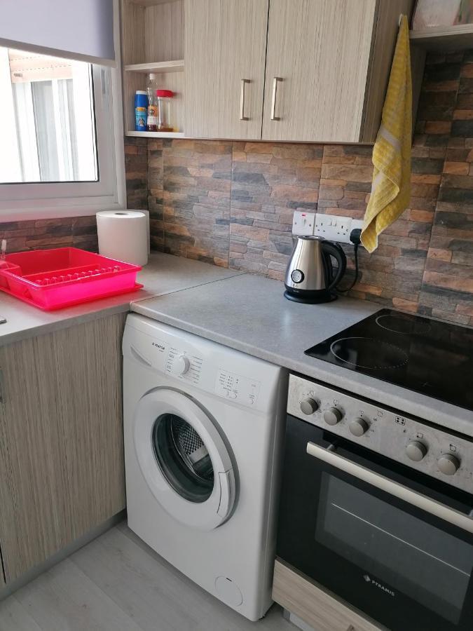 Elenas 1 Bedroom Apartment In Limassol Center Kültér fotó